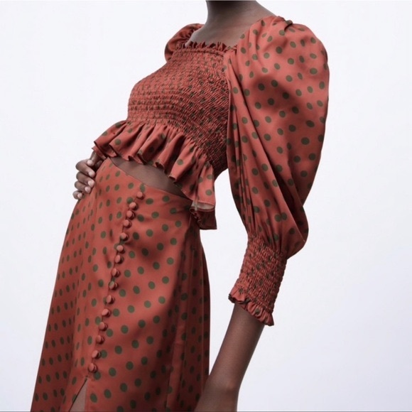 ♥️ ZARA Bloggers Fav Silk Cropped Blouse. Red Polka Dot. MED. Excellent Cond! - Picture 4 of 8
